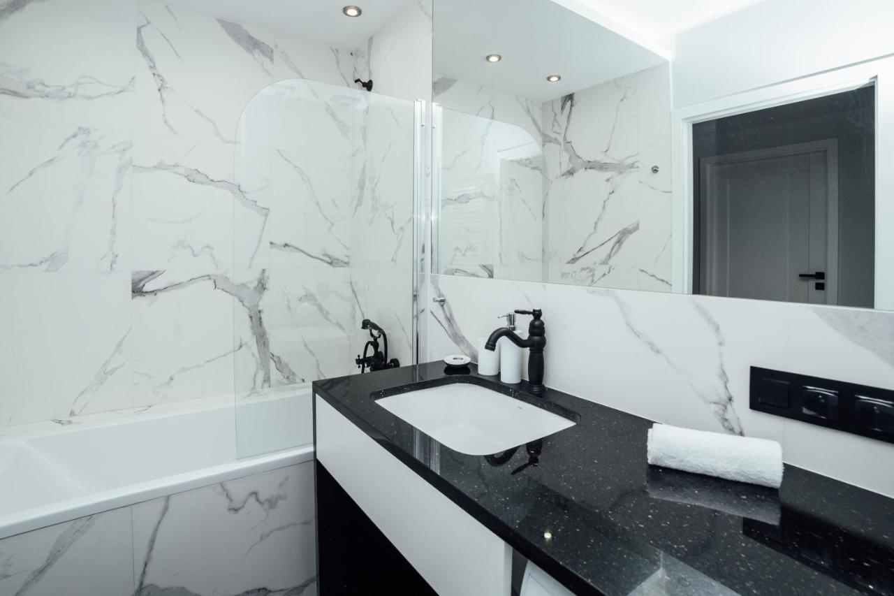 Pobookowane Chmielna Apartments Old Town Гданск Екстериор снимка