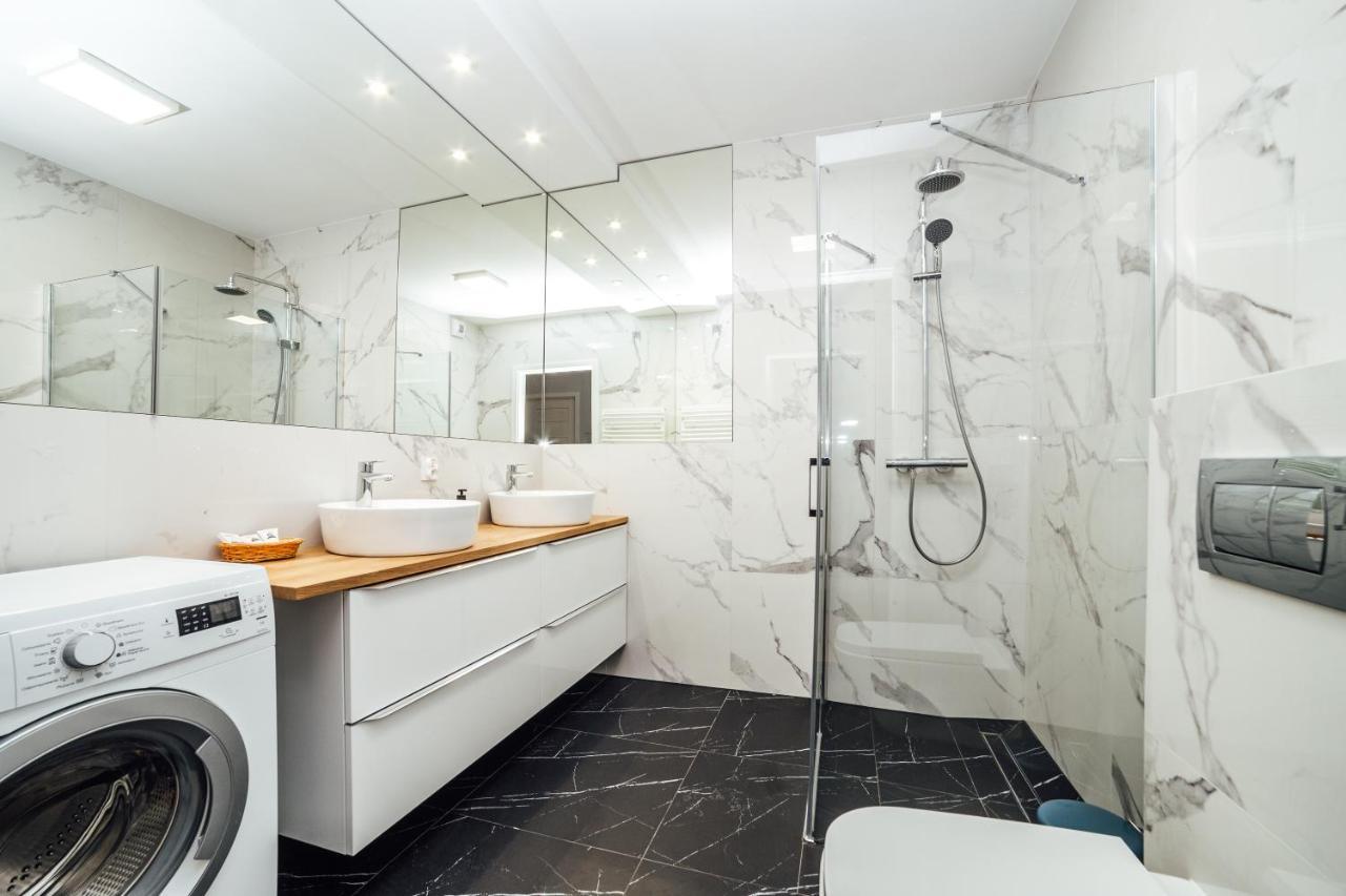 Pobookowane Chmielna Apartments Old Town Гданск Екстериор снимка